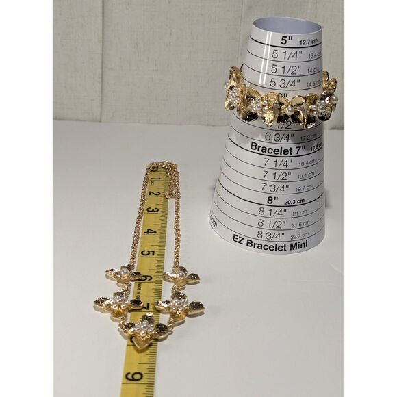 Flower with Pearl Necklace Bracelet - Picture 9 of 9